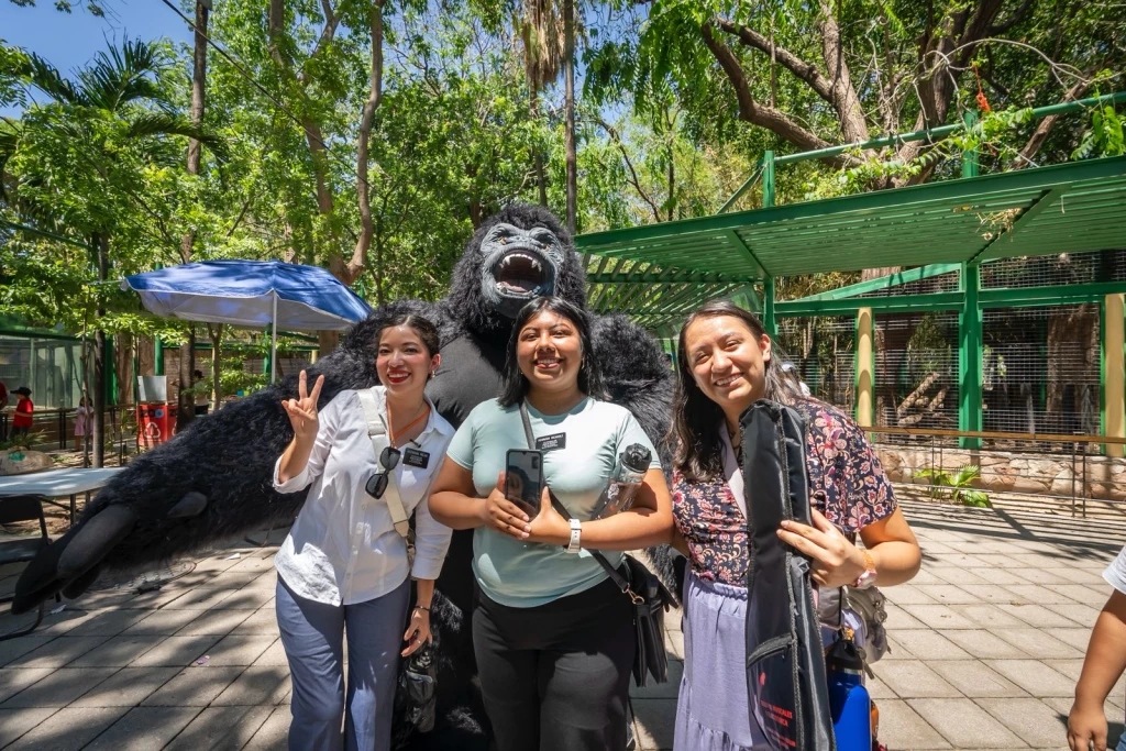 Familias satisfechas en su visita al Zoológico de Culiacán tras presentación de pareja de hipopótamos