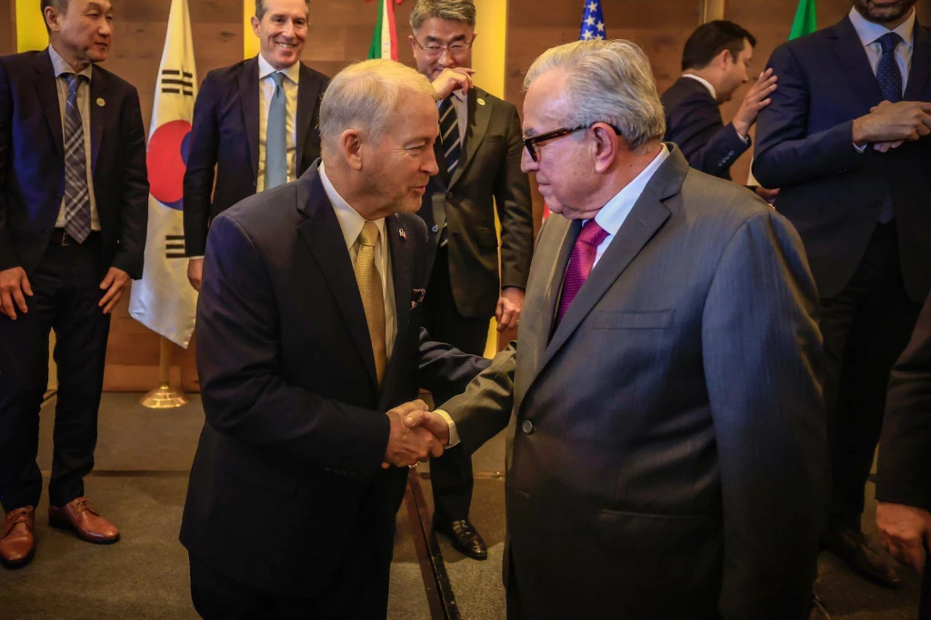 Firman contratos estratégicos para construir la planta de metanol verde más grande del mundo en Sinaloa