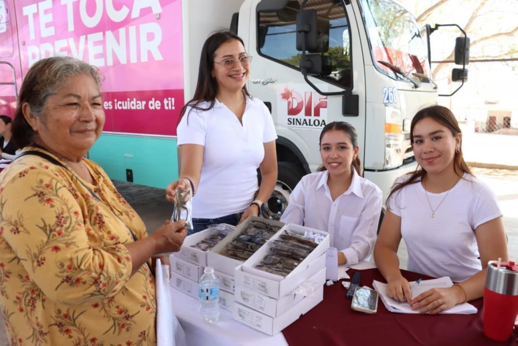 Brigada de Bienestar lleva apoyos integrales al campo pesquero El Jitzámuri