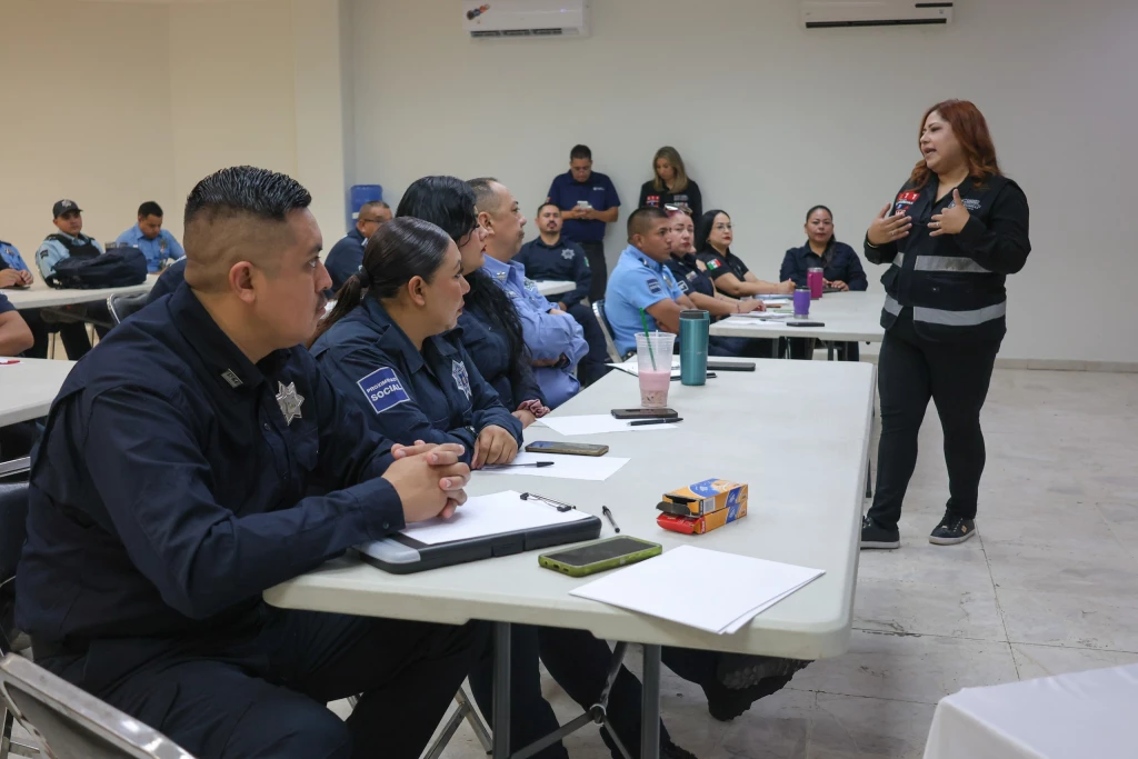 Capacitan a personal de la SSPM en atencion a la violncia familiar y de genero