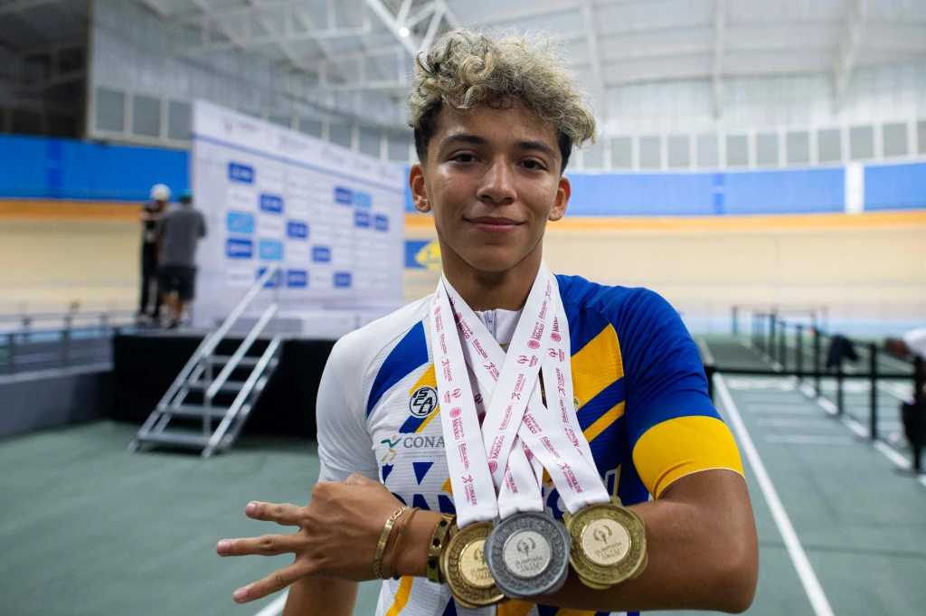 SINALOA CIERRA TERCER JORNADA DE CICLISMO CON PAR DE OROS EN OLIMPIADA NACIONAL CONADE 2025