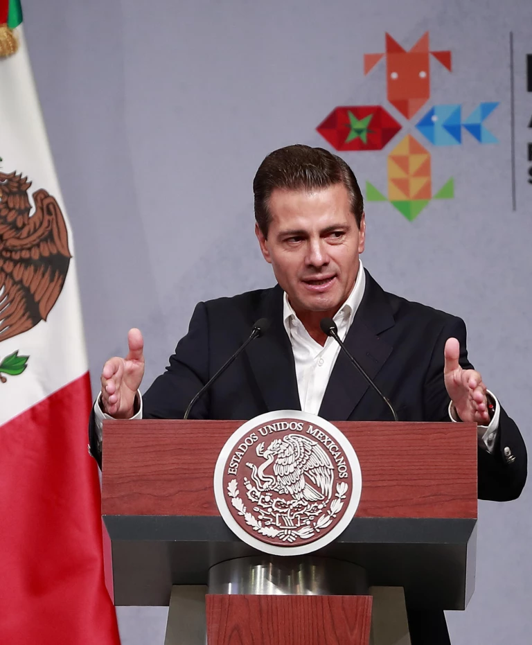 Peña Nieto acusa de "falsa" la información que lo implica a soborno de sistema Pegasus