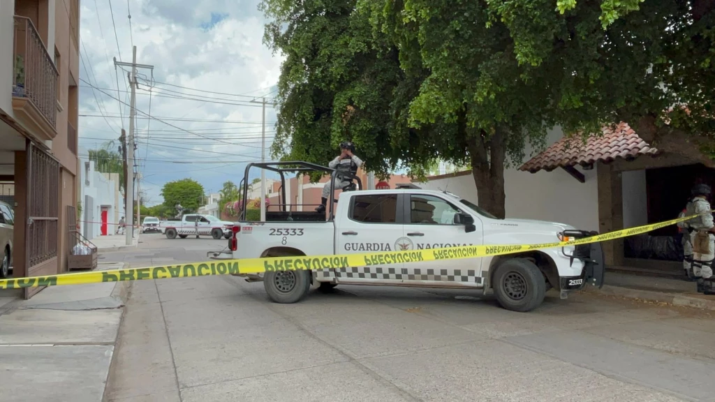 Localizan cuerpo de hombre envuelto en plásticos en la colonia Chapultepec, Culiacán