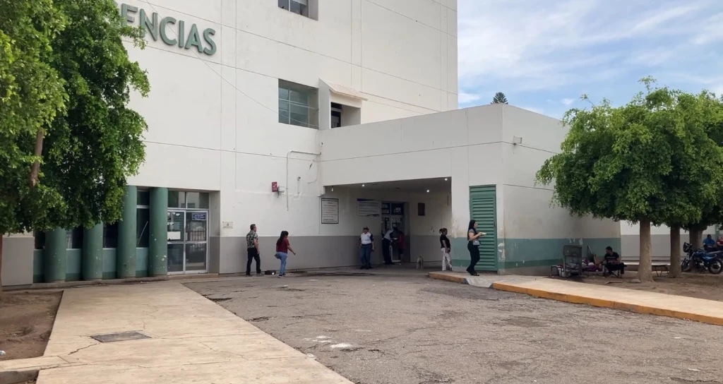 Muere mujer tras presuntamente ingerir veneno al ingresar al Hospital General de Los Mochis