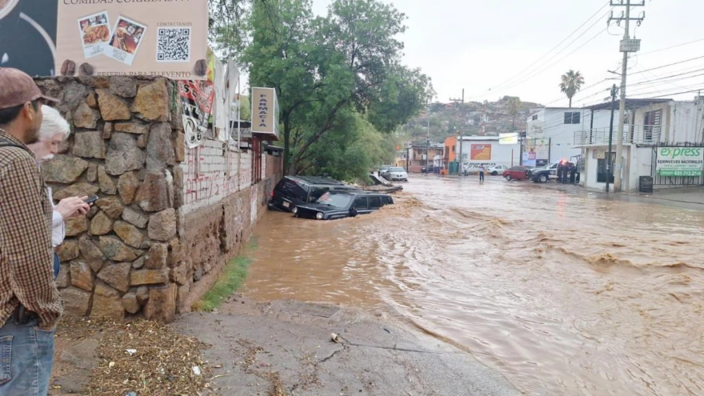 Tormenta en Nogales deja solo afectaciones menores
