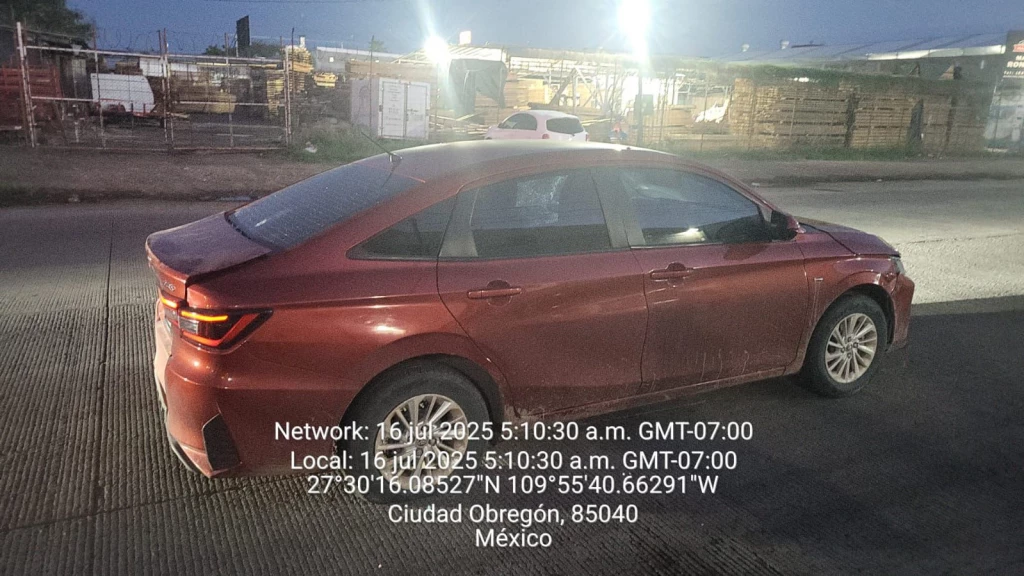 Detiene a menor armado y recupera vehículo con reporte de robo tras persecución en Cajeme