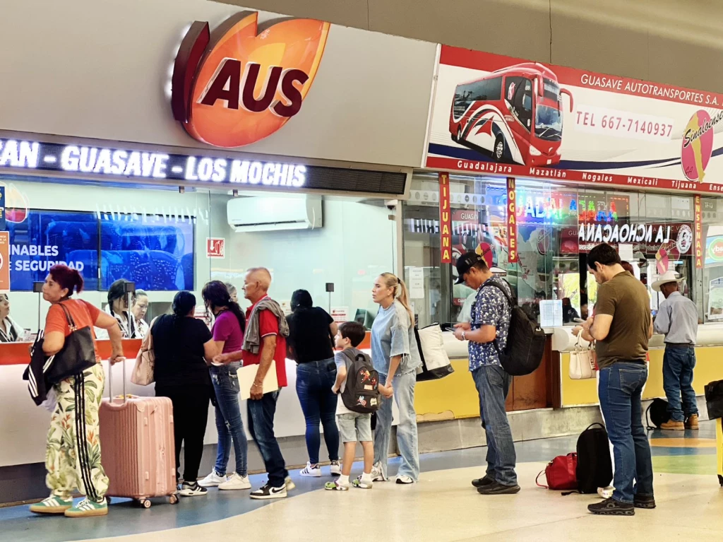 Moderada afluencia de pasajeros en Culiacán