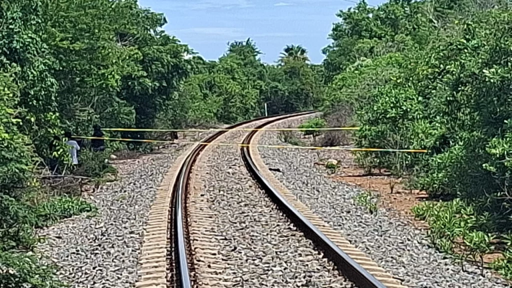 Encuentran a hombre de 54 años de edad sin vida en las vías del tren de Mazatlán