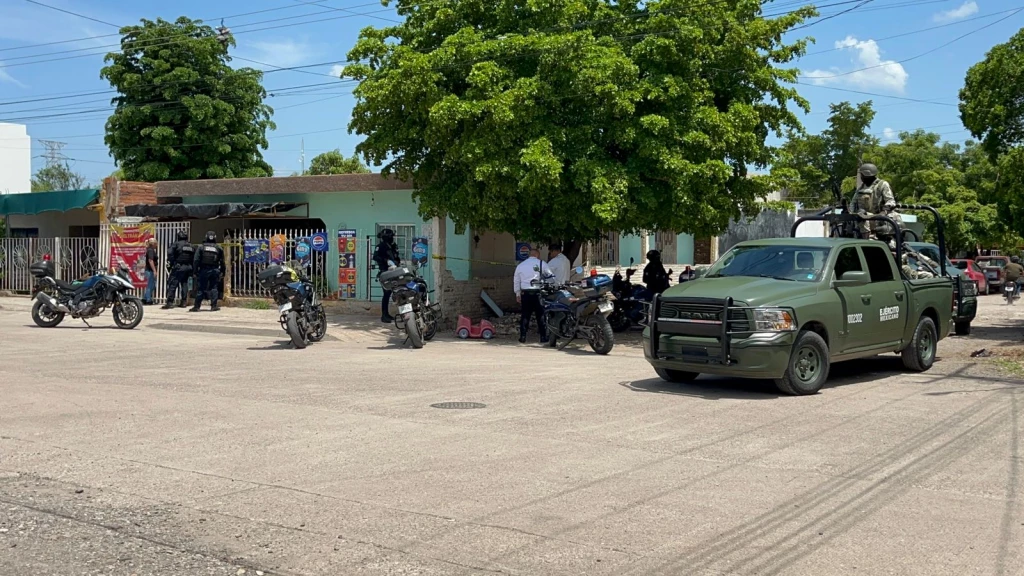 Ejecutan a dos hombres dentro de tienda de abarrotes en la Emiliano Zapata, en Culiacán