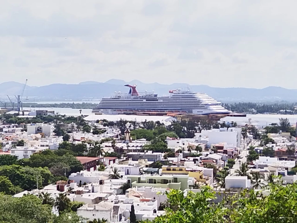Alrededor del 80% de cruceristas bajan del navío para conocer Mazatlán