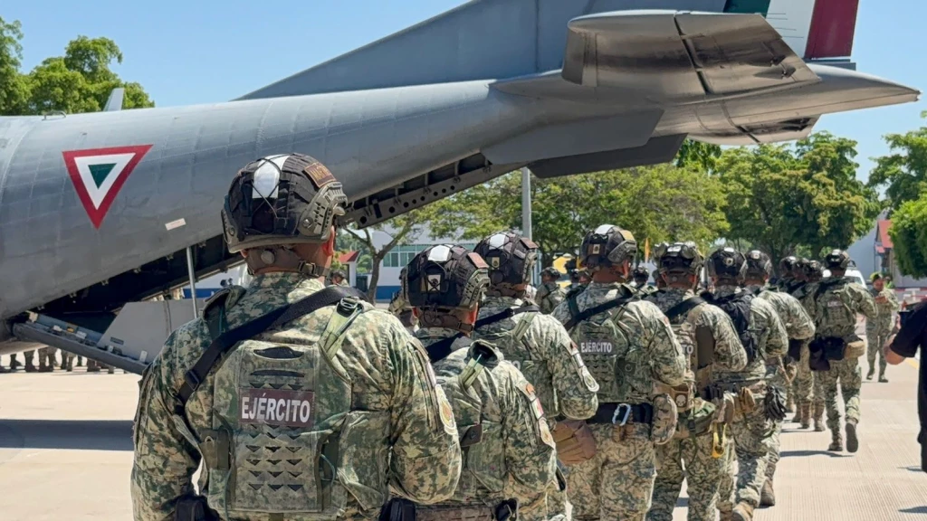 Llegan 150 “fusileros paracaidistas” de la Defensa Nacional a Sinaloa