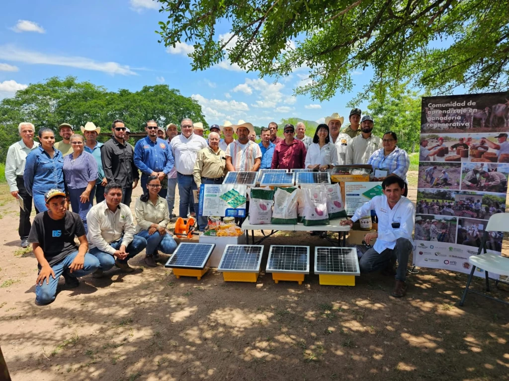 Conselva Mazatlán entrega paquetes tecnológicos y conforman la Comunidad de Aprendizaje en Ganadería Regenerativa.