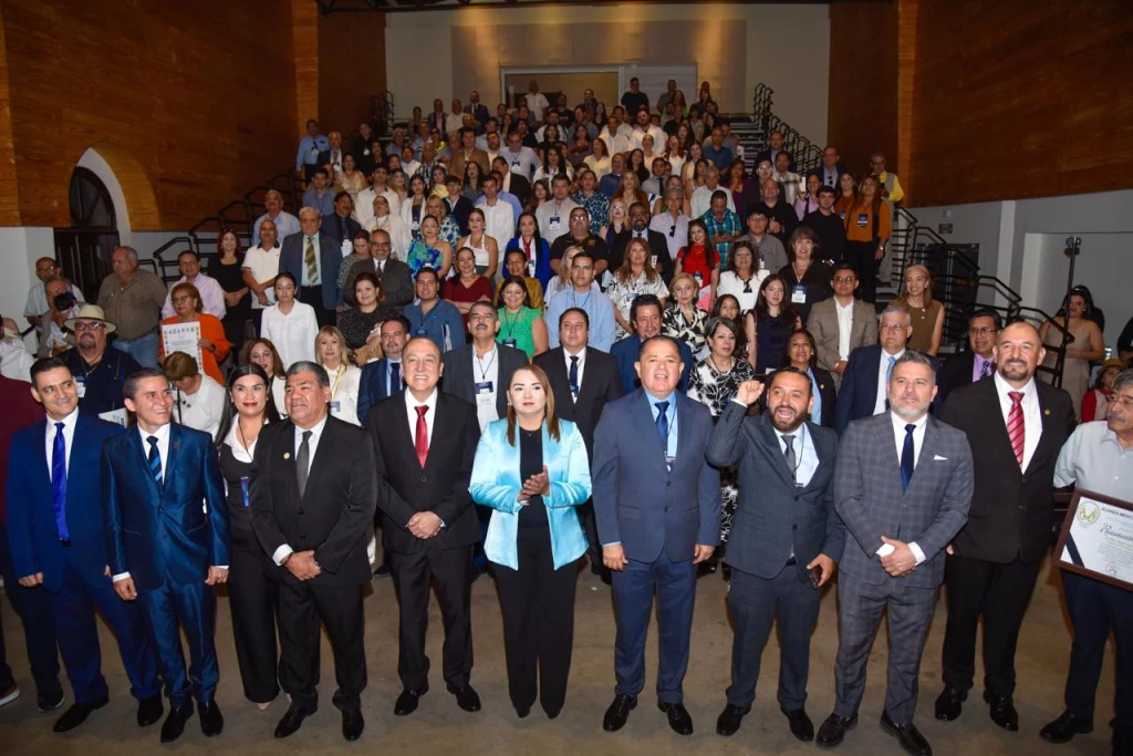 Alcalde Antonio Menéndez da la bienvenida a juristas del país en histórica Cumbre Nacional de Abogados