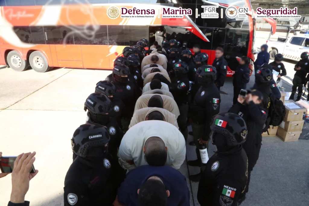 Trasladan a 60 personas privadas de la libertad a distintos centros penitenciarios federales