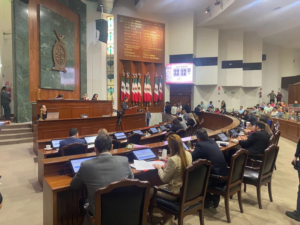 Propone el Congreso campañas de educación sexual para reducir embarazos en adolescentes