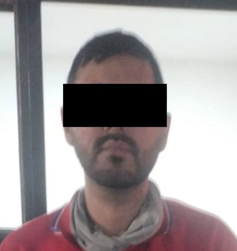 Detienen a hombre con billetes falsos en tienda de conveniencia en Los Mochis