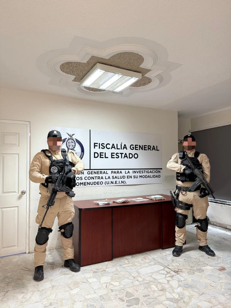 FGE decomisa 2 mil 300 dosis de drogas y detuvieron a 13 personas en Sinaloa