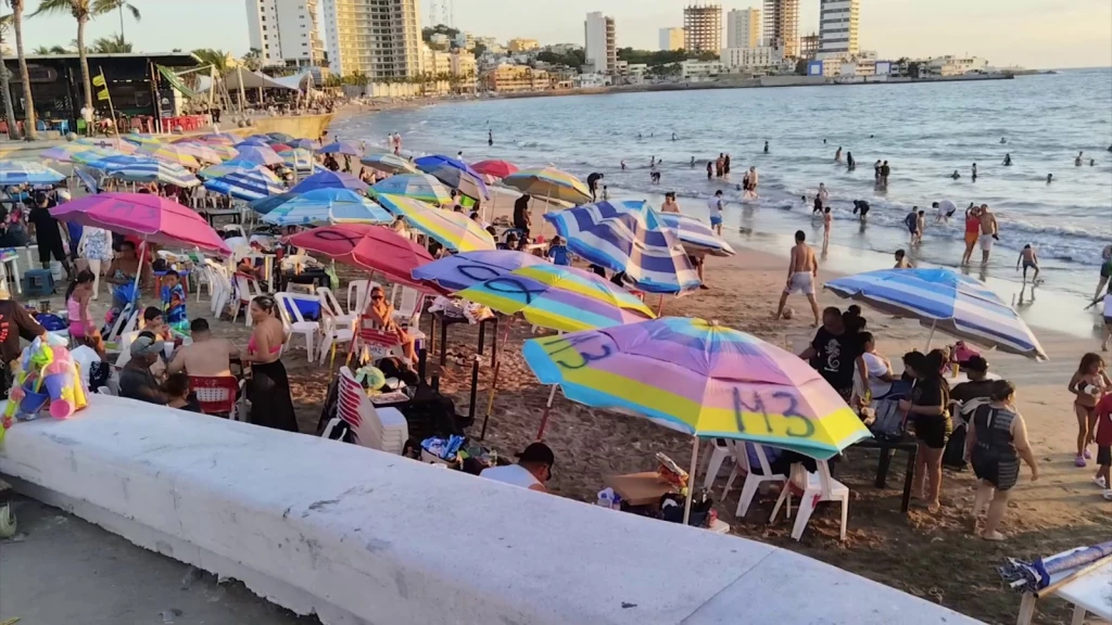 Se tendrá coordinación con SEMARNAT para ordenar vendedores en Playas