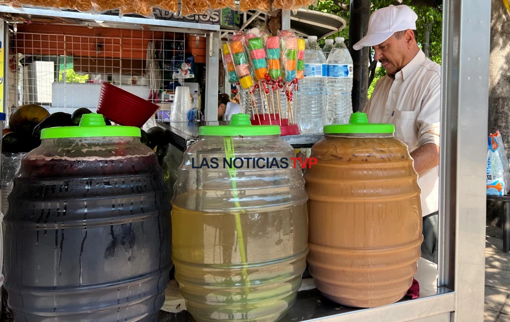 ¿Con agua fresca y café se disminuye el calor?