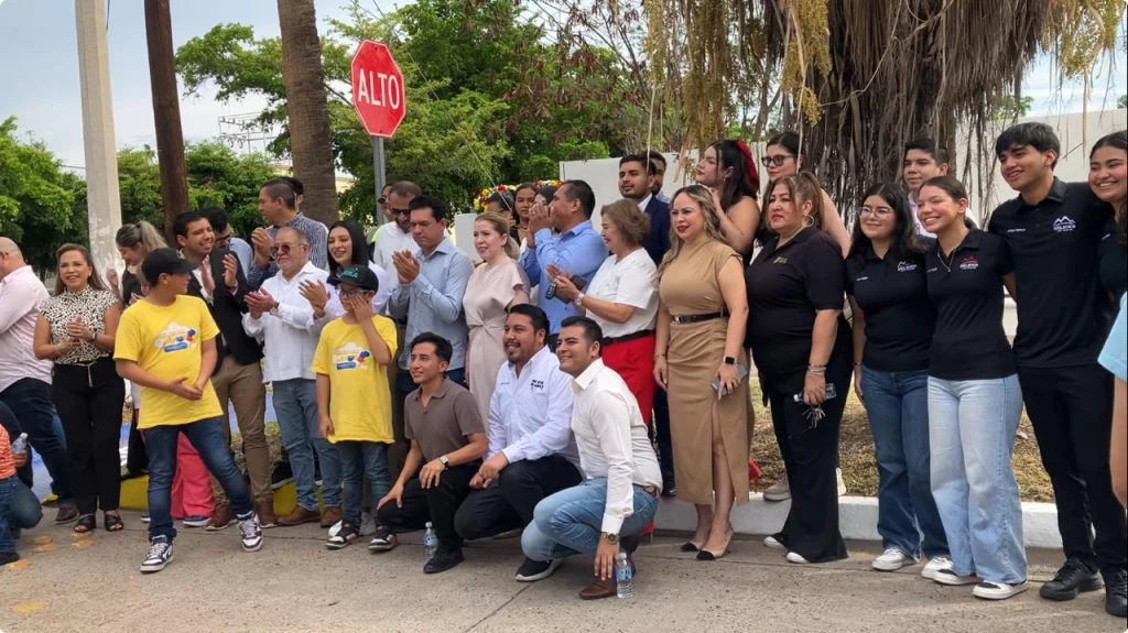Autoridades ahomenses conmemoran el Día de la Juventud