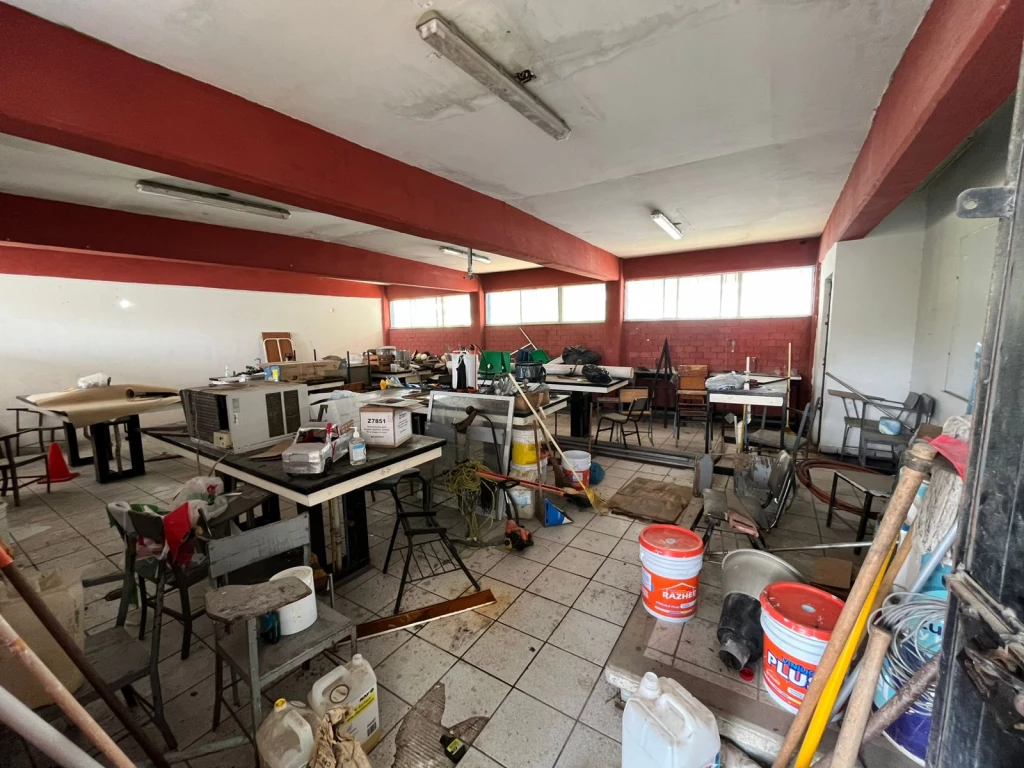 La Escuela Secundaria Solidaridad permanece cerrada a la espera de una solución