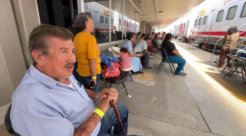 Tren de la salud da esperanza a adultos mayores en Mazatlán