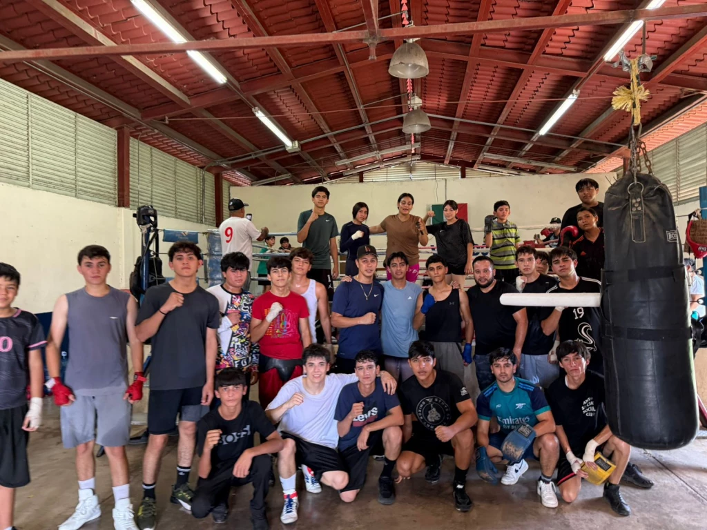 Boxeo de la UAS inicia ciclo con topes entre alumnos de preparatoria en el municipio de El Dorado