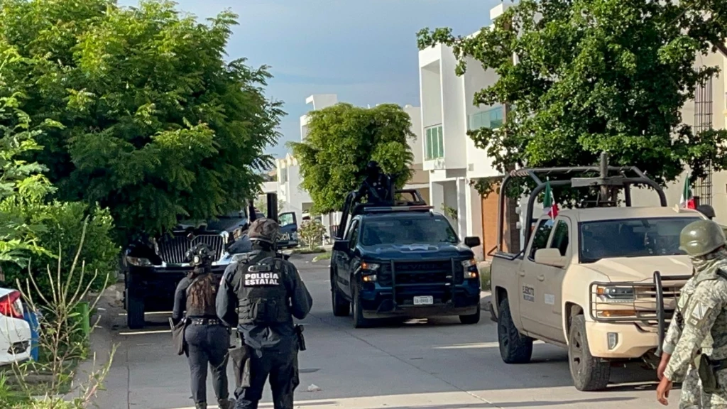 Aseguran armas, vehículos y domicilio tras balacera al norte de Culiacán