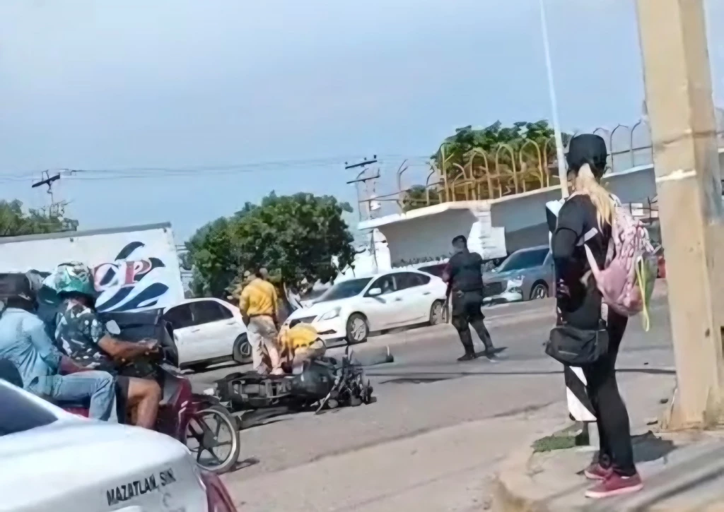 Motociclista es atropellado por patrulla del penal en Mazatlán