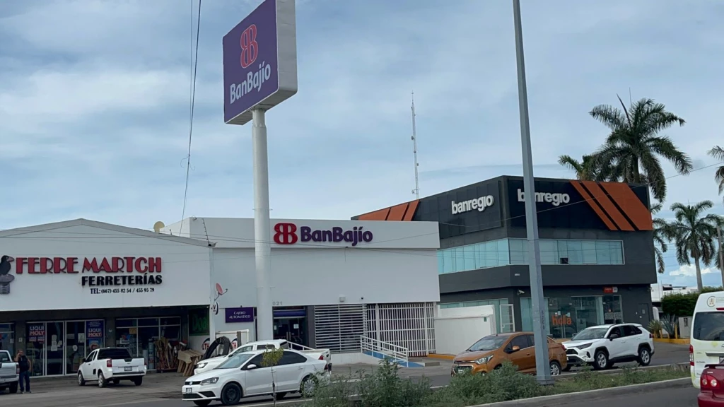 Asaltan sucursal bancaria en la colonia San Rafael, en Culiacán