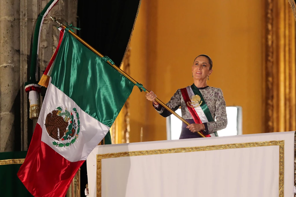 Sheinbaum celebra su primer Grito de Independencia con homenaje a heroínas y mujeres