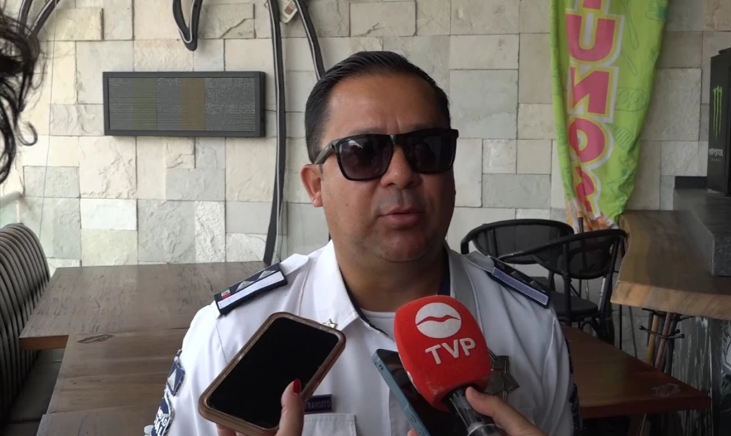 Dirección de Tránsito Municipal continúa trabajando en el flujo de la vialidad del semáforo de la Avenida de las Torres