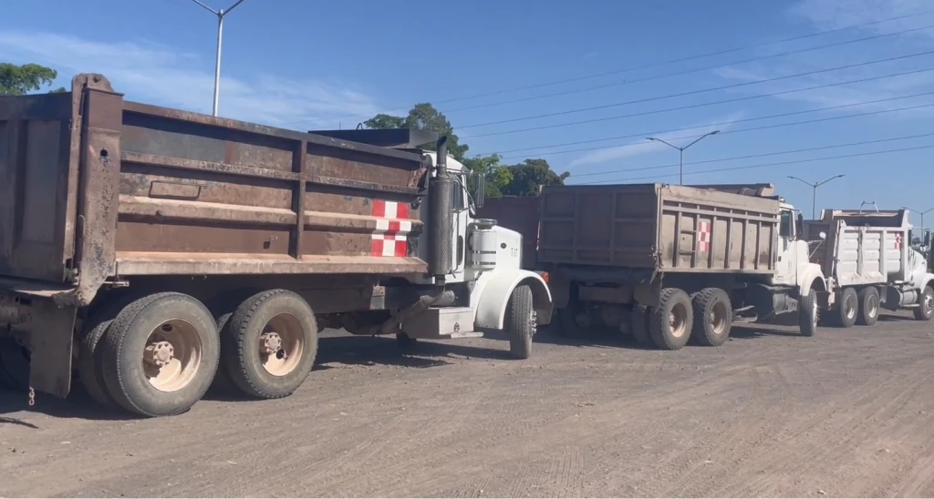 Alcalde de Ahome señala que camiones con carga de más de 10 toneladas por eje no deben circular en la zona urbana