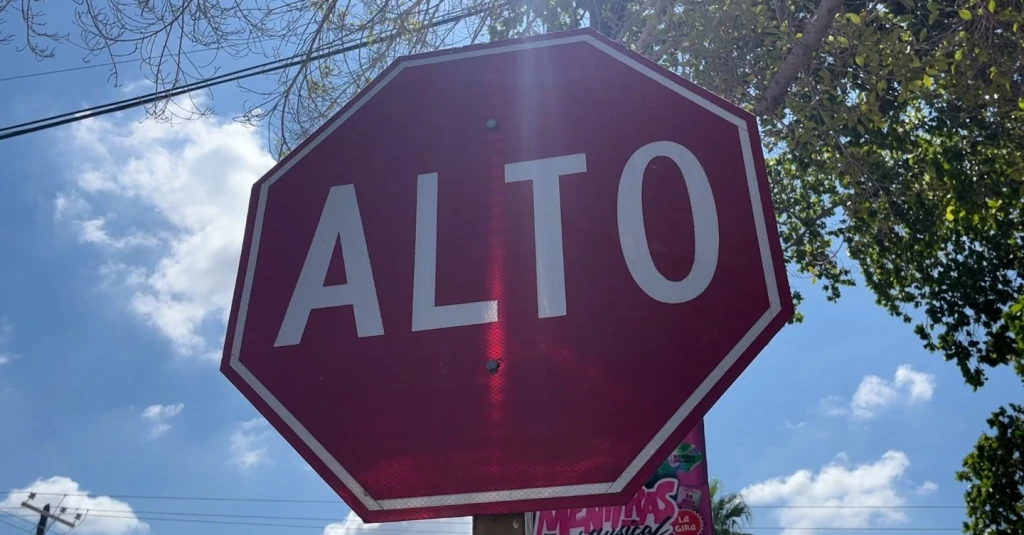 Racha de accidentes viales en Los Mochis obliga a reforzar cruces con señalización