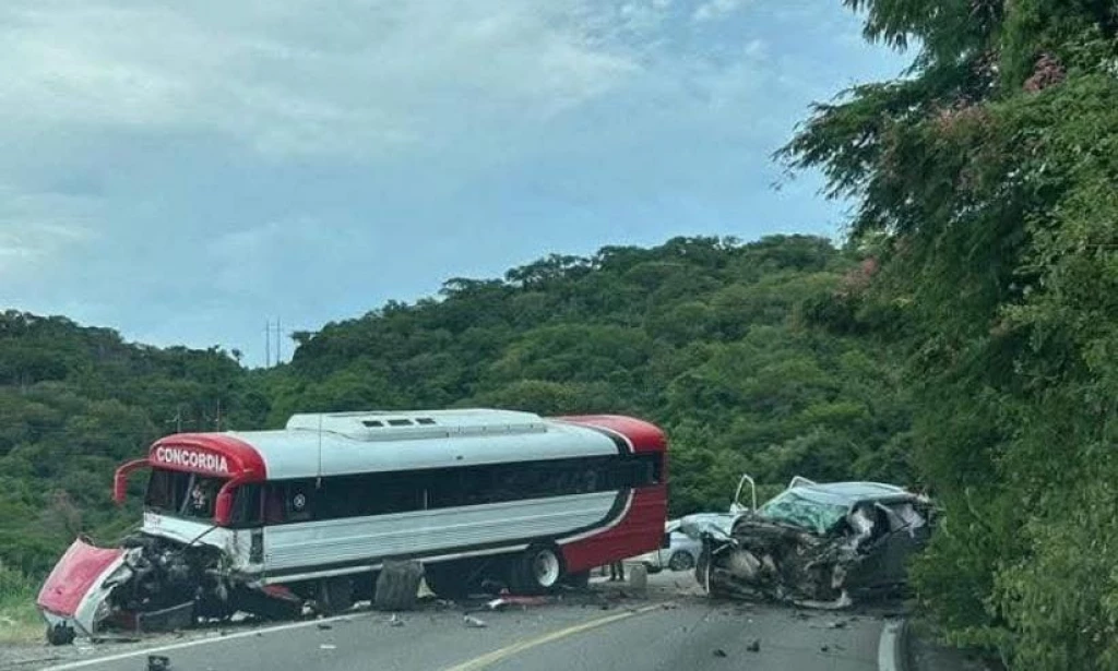 Accidente en la México 40 deja cierre parcial de la vía en Concordia