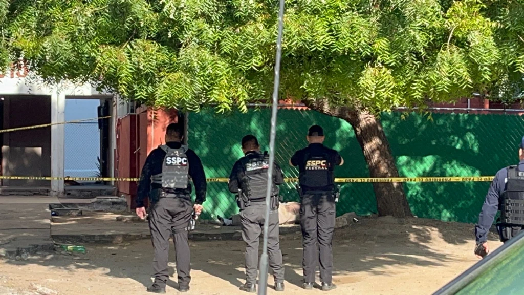 Localizan cuerpo envuelto en una alfombra en el Infonavit Humaya, en Culiacán