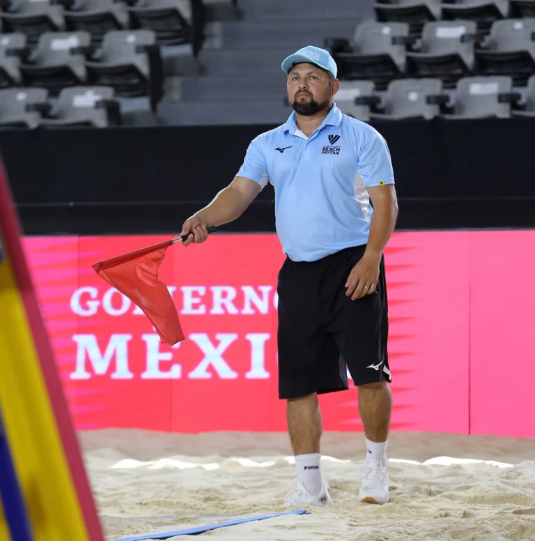 Entrenador UAS de voleibol de playa asistirá a mundial como juez de línea