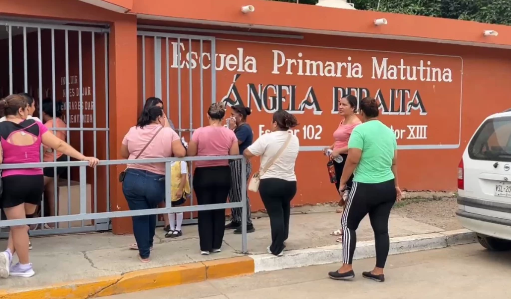Denuncian presunto desfalco de más de 120 mil pesos en primaria Ángela Peralta