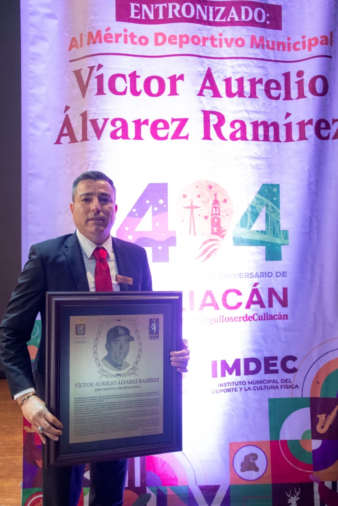 Ingresa Víctor Álvarez al recinto de los inmortales del Mérito Deportivo de Culiacán
