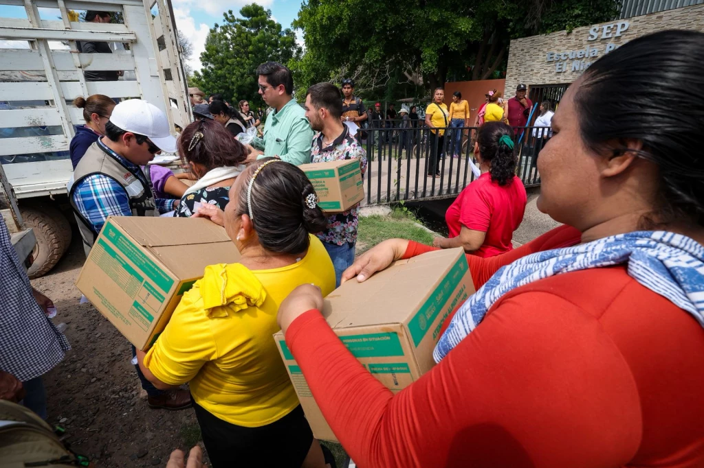 Mantiene DIF Sinaloa brigadas de apoyos en zonas afectadas