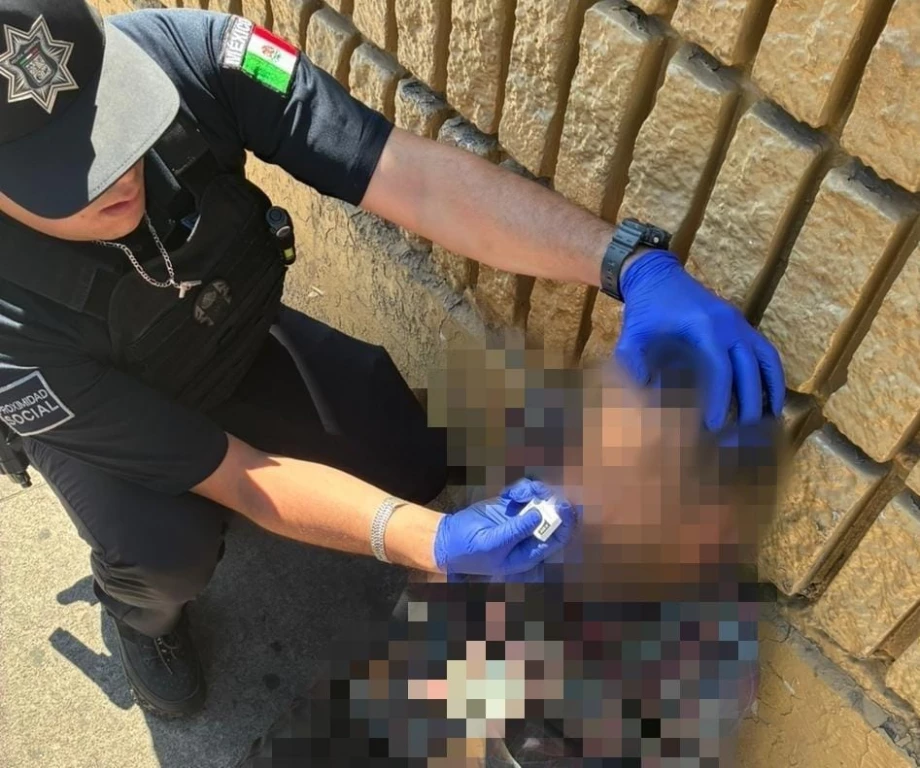 Policías salvan la vida de un hombre tras sobredosis en Nogales