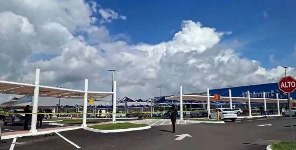 Dos personas son privadas ilegalmente de su libertad en estacionamiento de Supermercado de Mazatlán