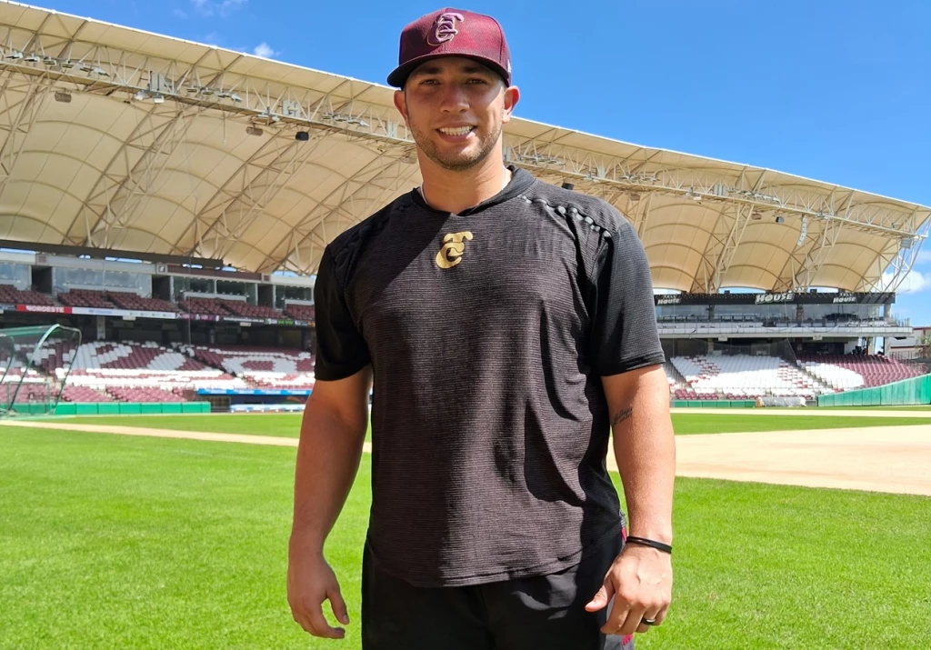 Reporta Luis Cessa a pretemporada de Tomateros de Culiacán