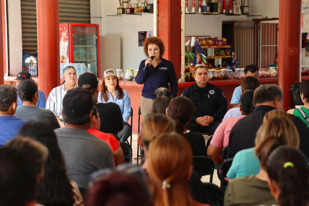 Gobierno de Sinaloa escucha y atiende a familias desplazadas preventivamente de Culiacán y Badiraguato