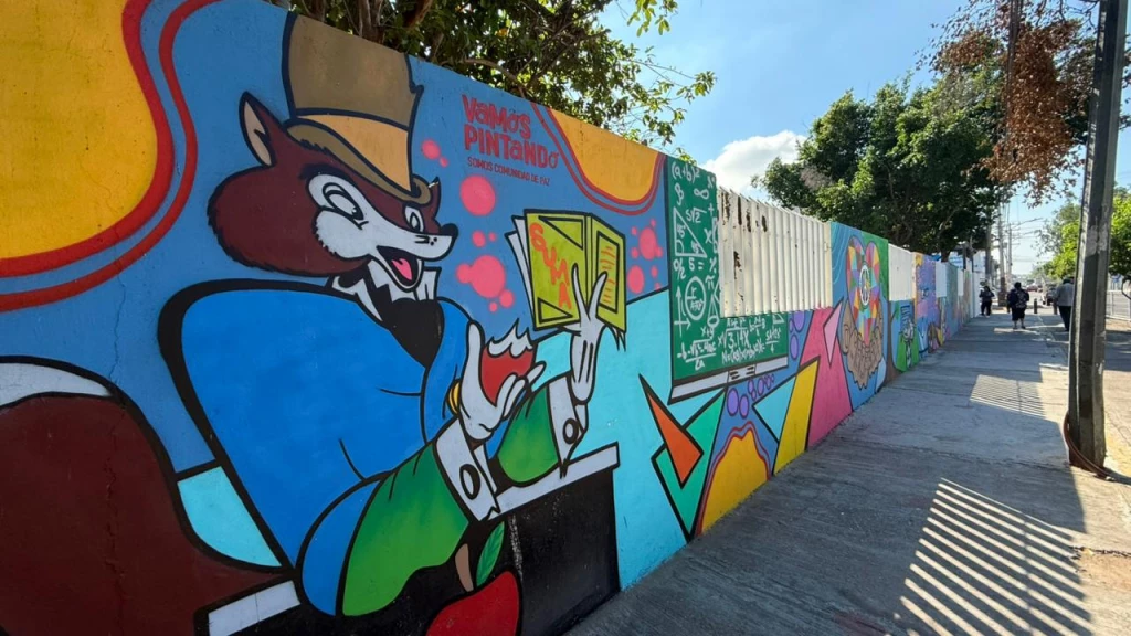 Develan mural “El arte es nuestra paz” en escuela de Culiacán
