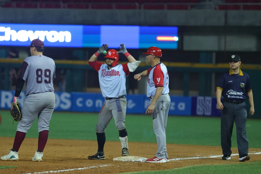 Dividen serie Venados y Tomateros en Mazatlán
