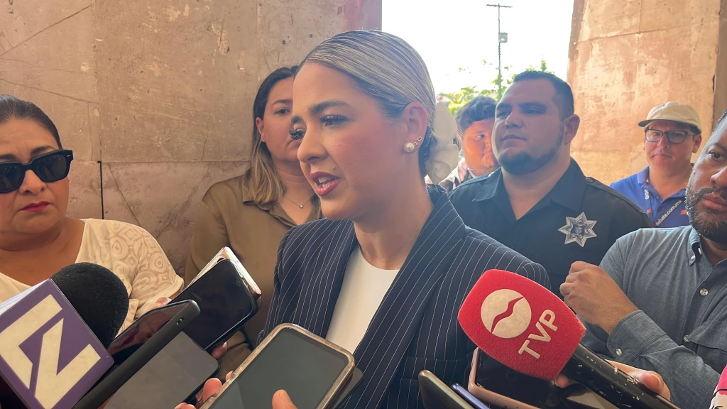 Policías que no cumplan con lo que se establece en sus funciones será dado de baja: Presidenta