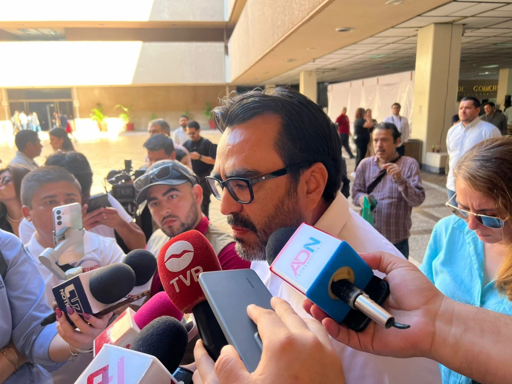 Atienden a desplazados de Jesús María y Tepuche en Culiacán