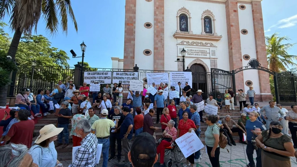 Rechazan trabajadores universitarios la consulta sobre reingeniería de la UAS en Culiacán; acusan presiones y riesgo a sus derechos laborales