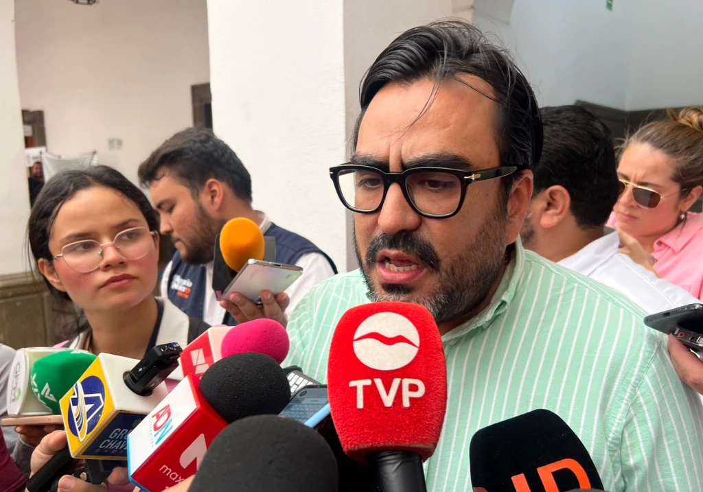 Pagan aumento salarial a policías activos, jubilados y viudas